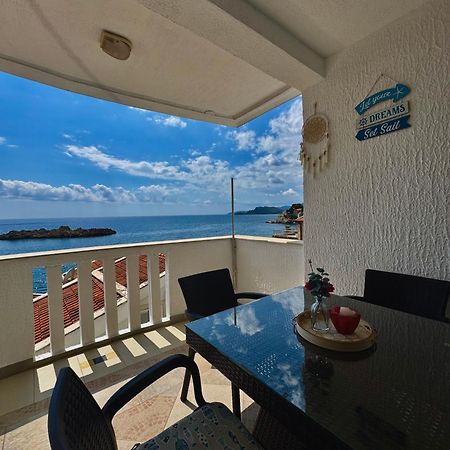 Pine&Sea Beach Retreat Sveti Stefan Dış mekan fotoğraf