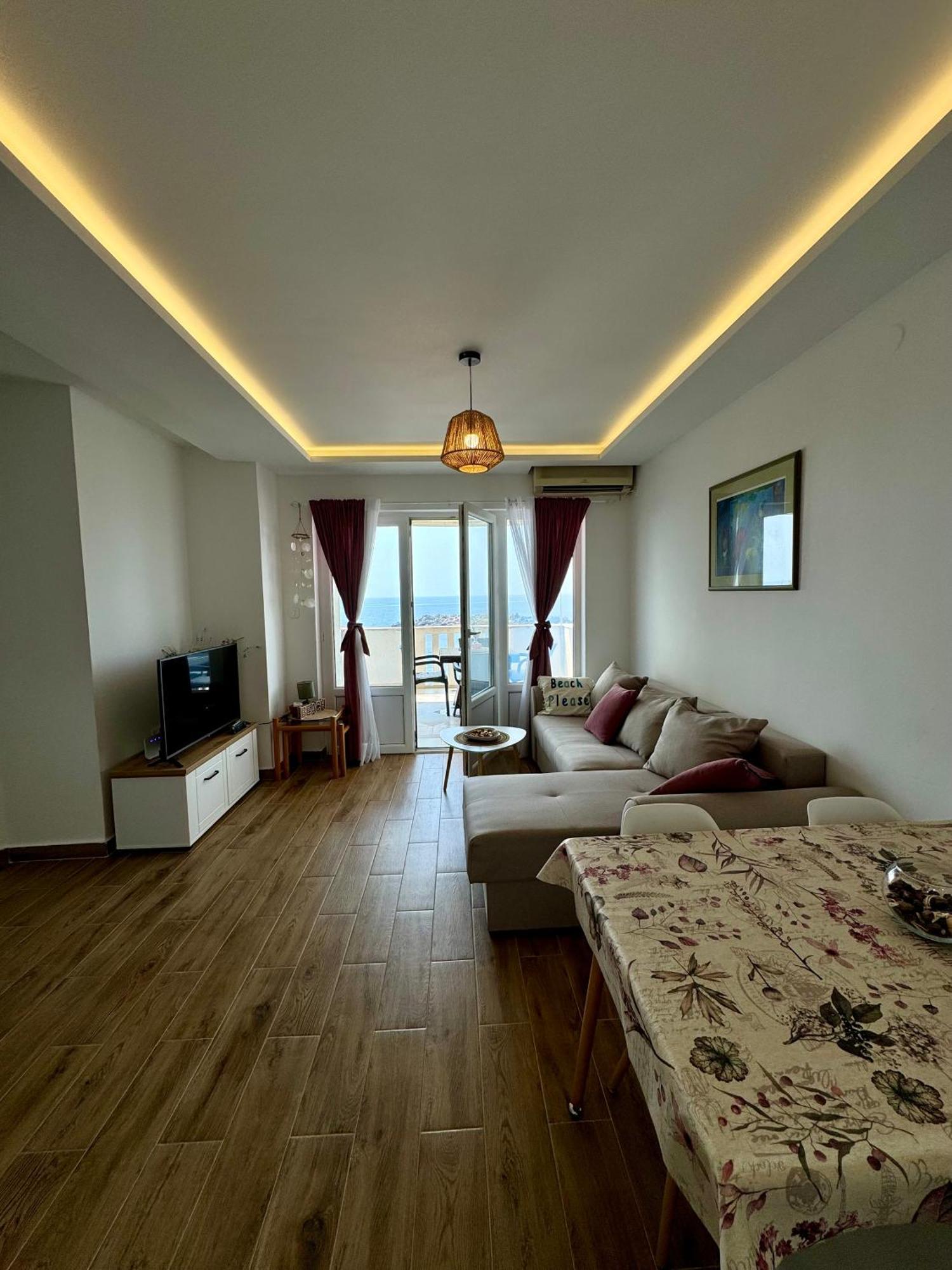 Pine&Sea Beach Retreat Sveti Stefan Dış mekan fotoğraf